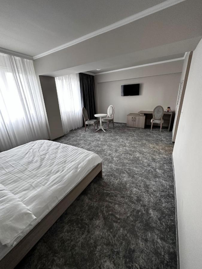 Albergue Romula Imperial Caracal Exterior foto